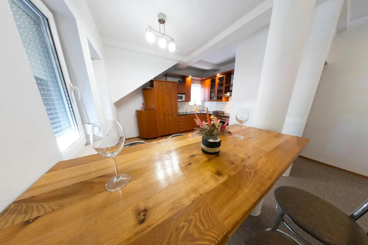 APARTMAN NAAJ