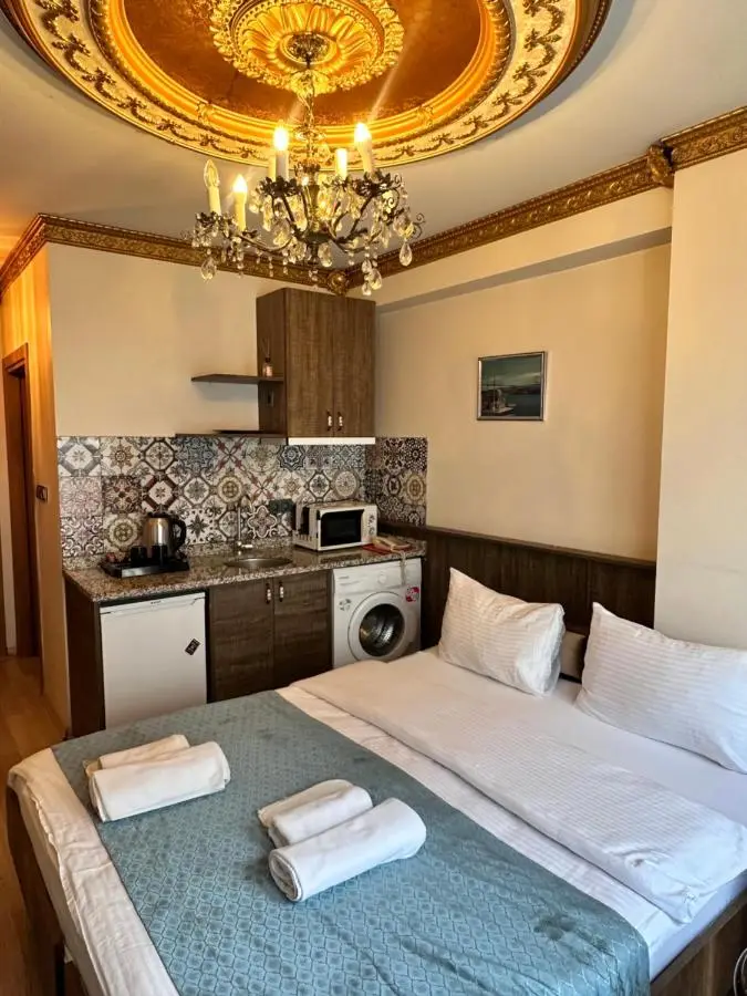taksim white family suites