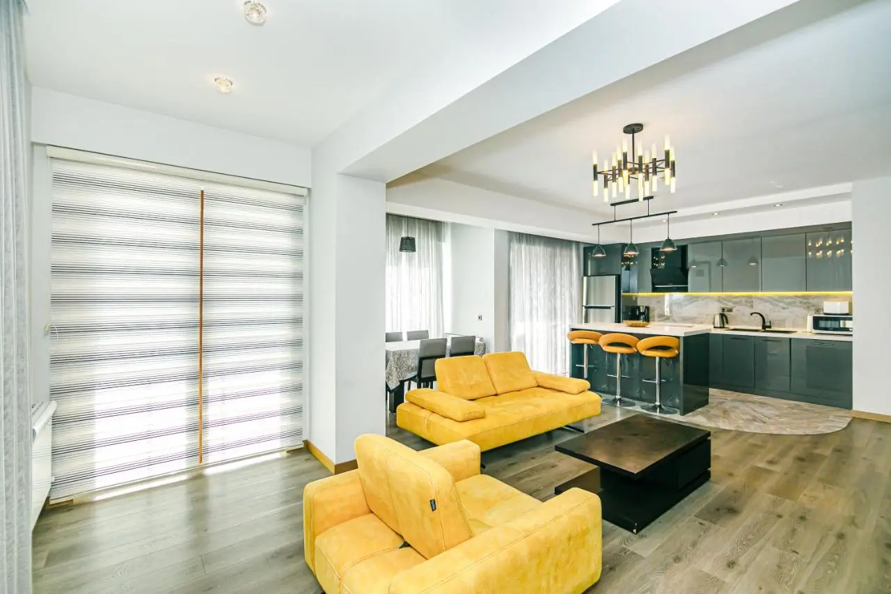 KING Luxury Apartment in Baku