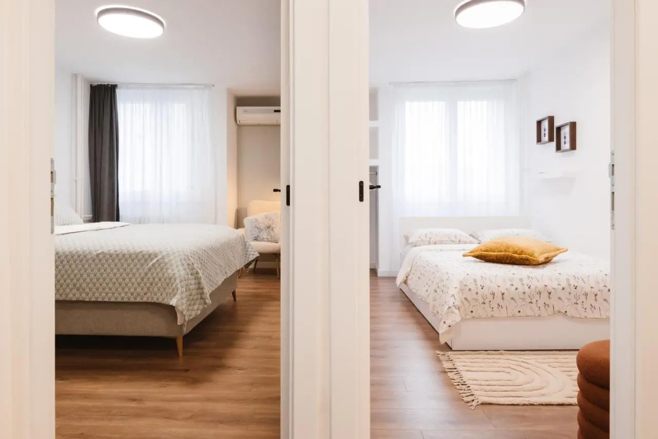 Central Apartment 44