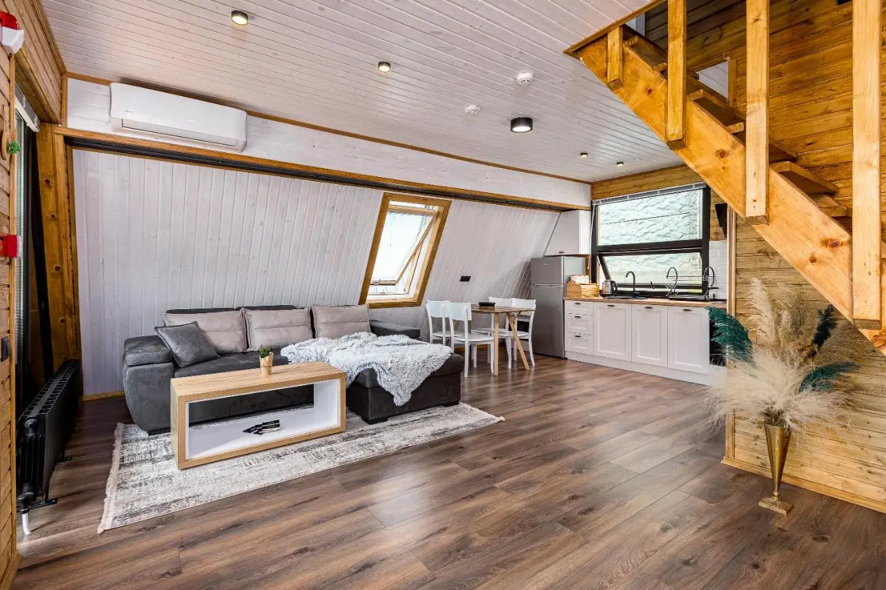 Luxury Cottages with Hot Tubes, Garden and BBQ