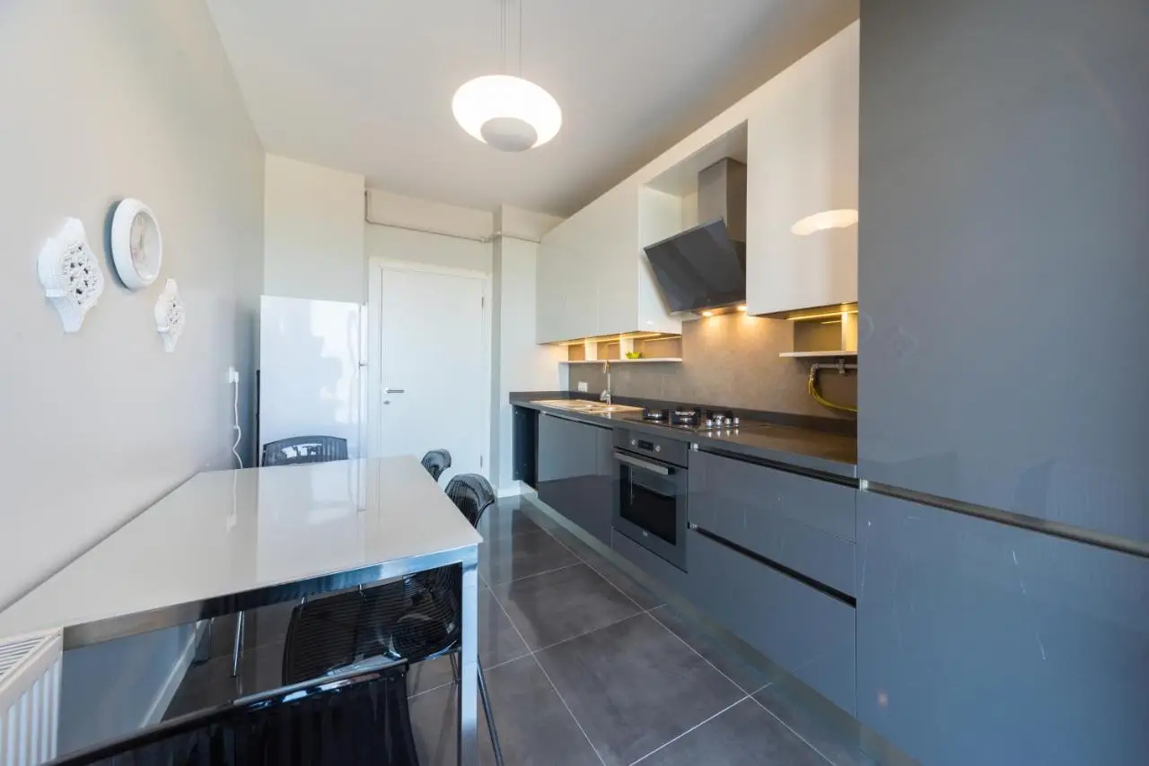 Green Hills Suites
