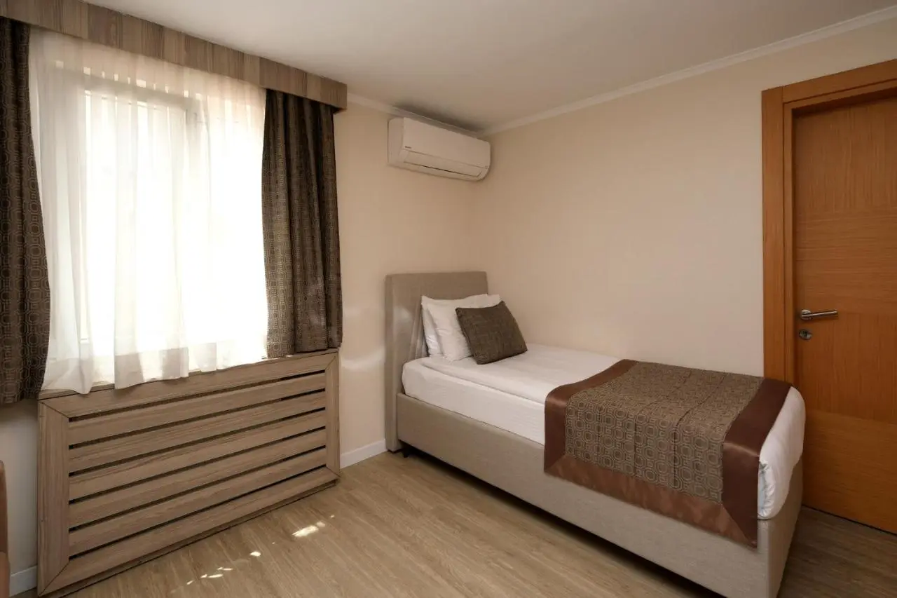 Pera Arya Hotel