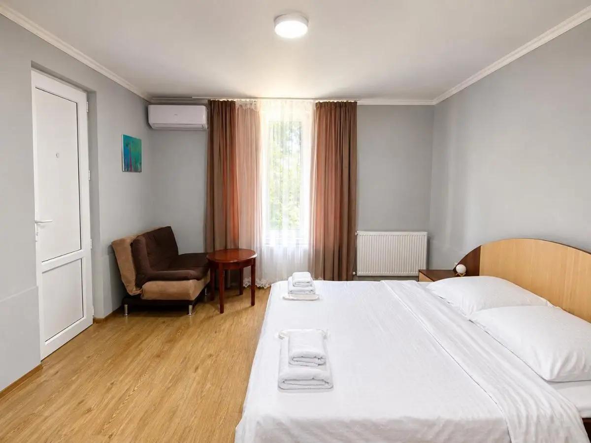 Lia's Guest House