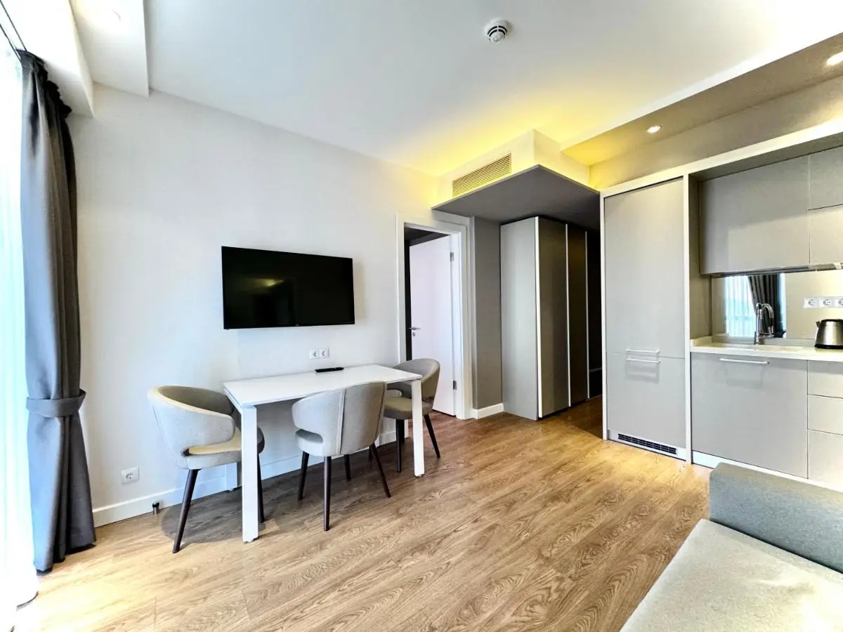 Sunshine Signature Apartments in Alliance Palace