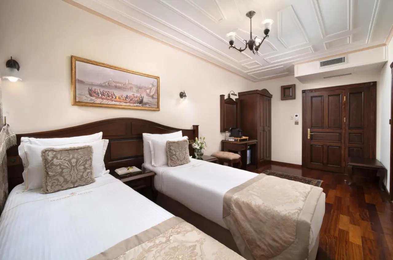 Bender Hotel - Old City