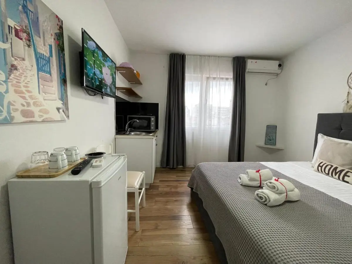 Central Studio Apartments