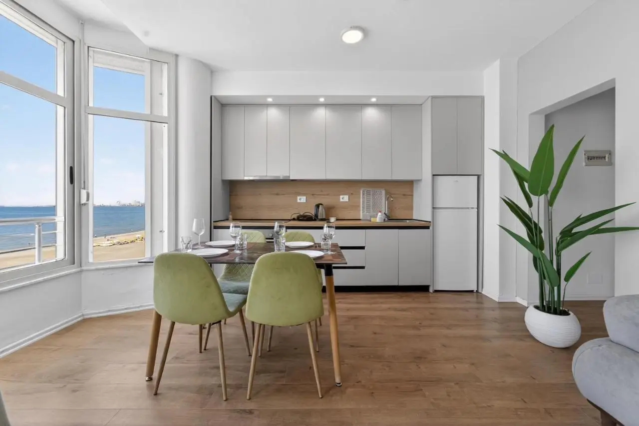Wave Beachfront Apartments