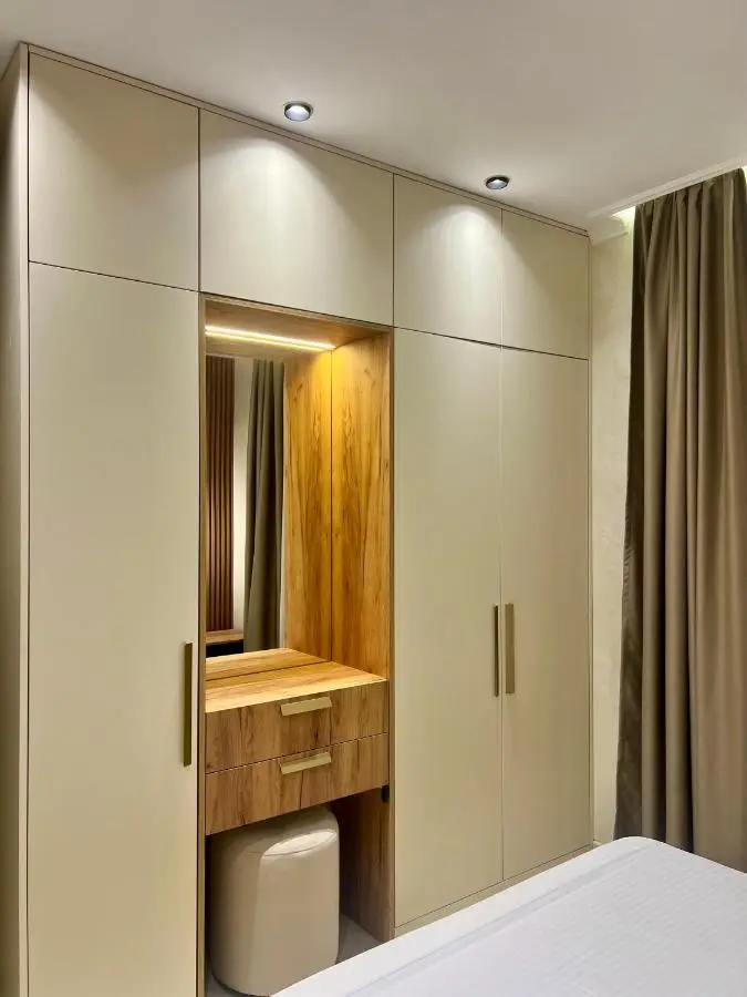 Kamberi Hotel & Apartments