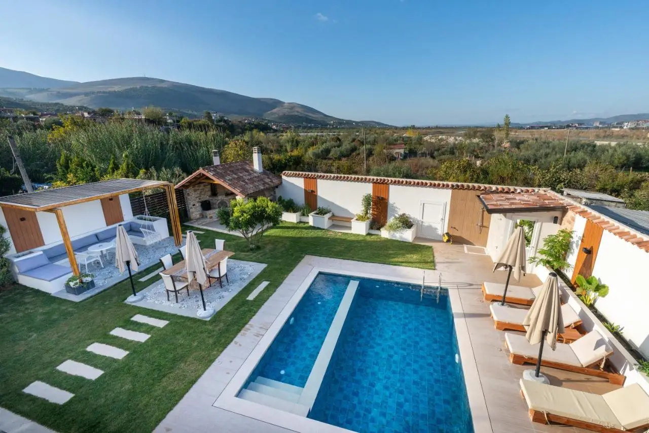 Villa Lejzo - Swimming Pool