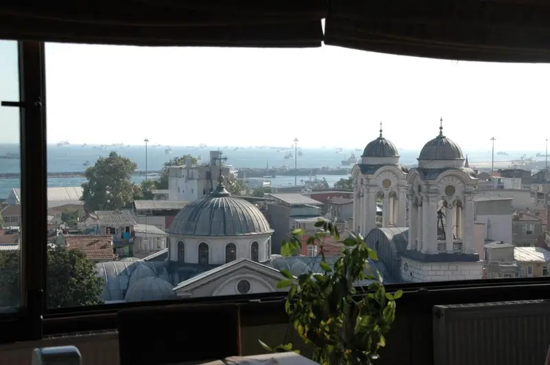 Grand Liza Hotel