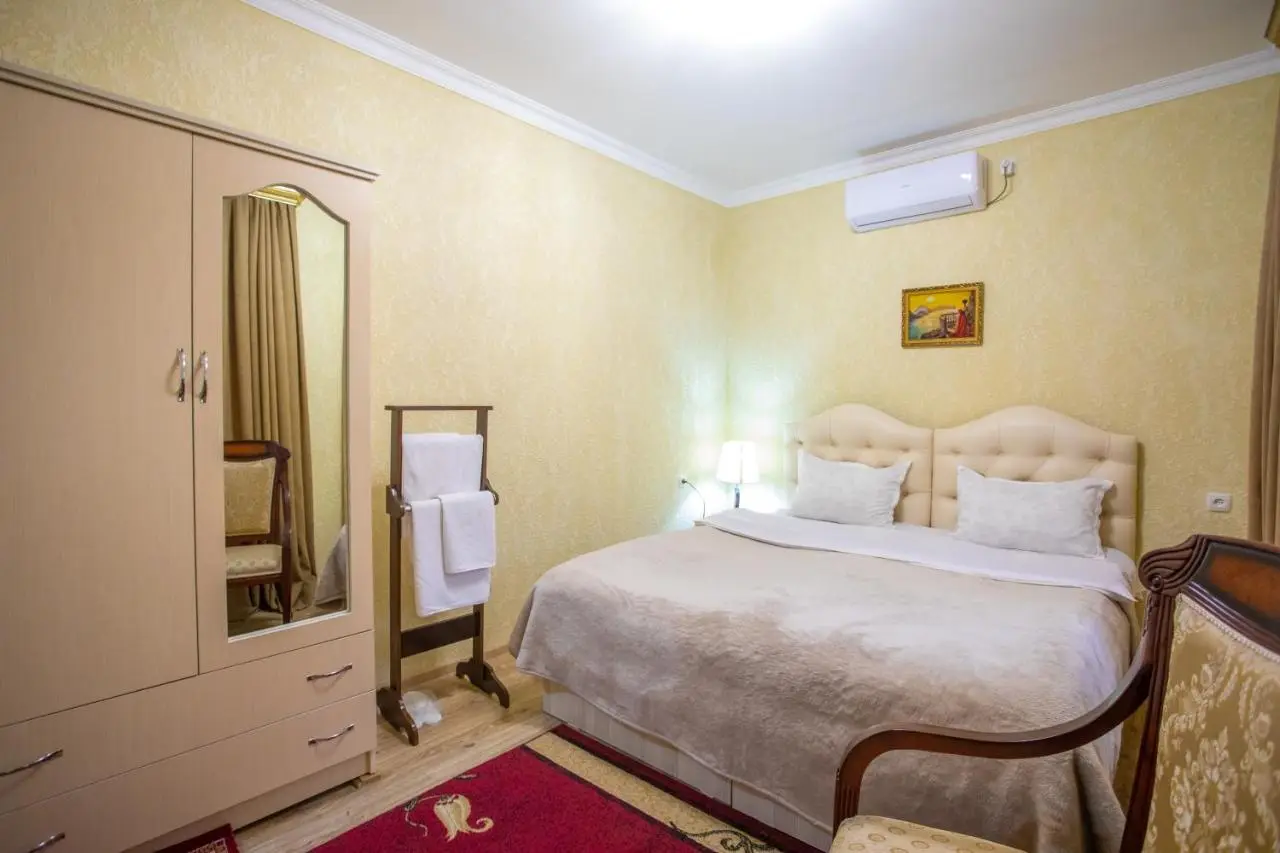 HOTEL VLADi