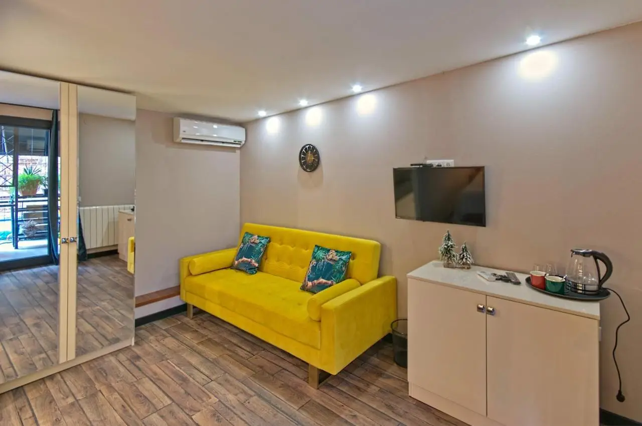 Sakhli at Chavchavadze ave 15
