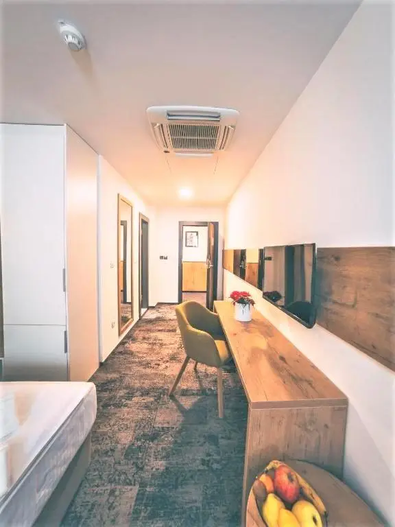 Orange Hotel