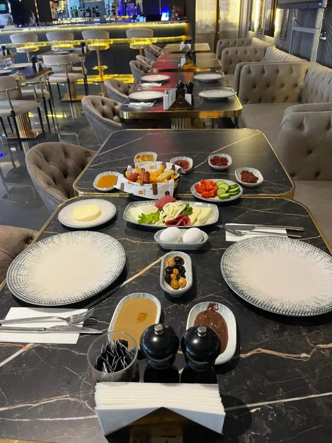 Midis Otel