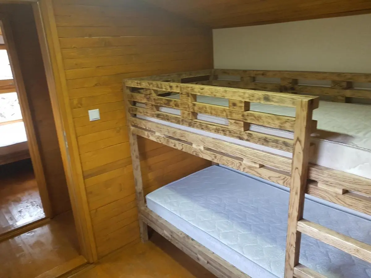 Potok kuca sa bazenom