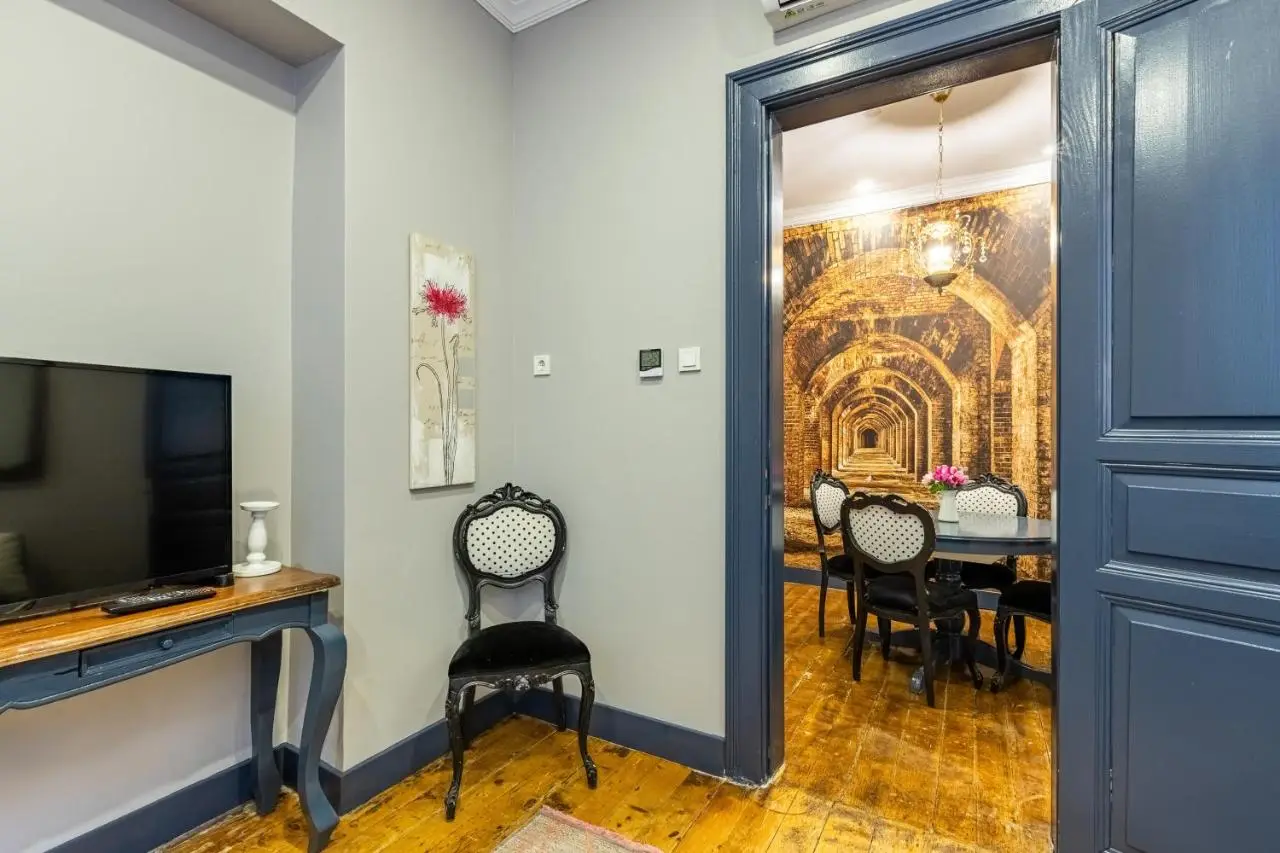 Ganbaru Tours - Flats in Galata
