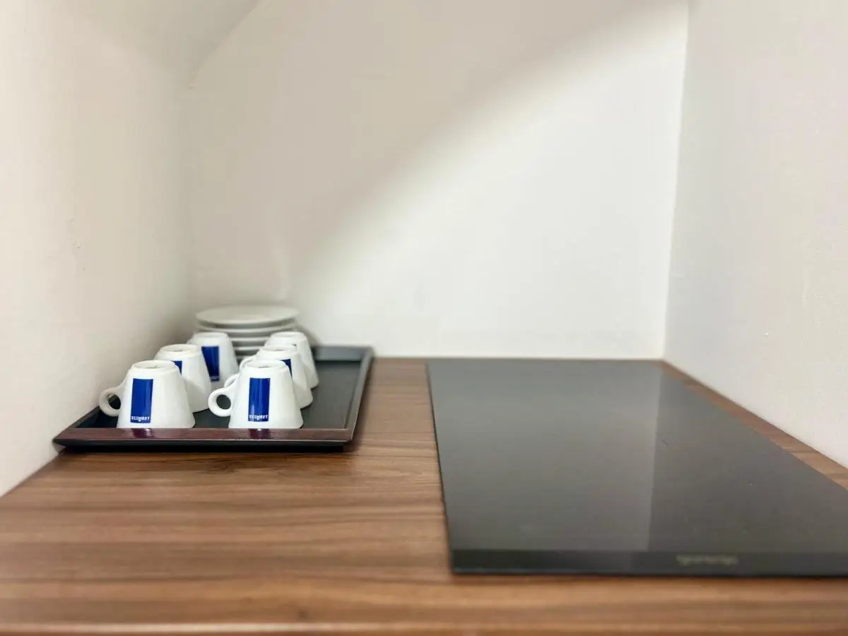 Modern Two-Bedroom Apartment with Garden & Parking