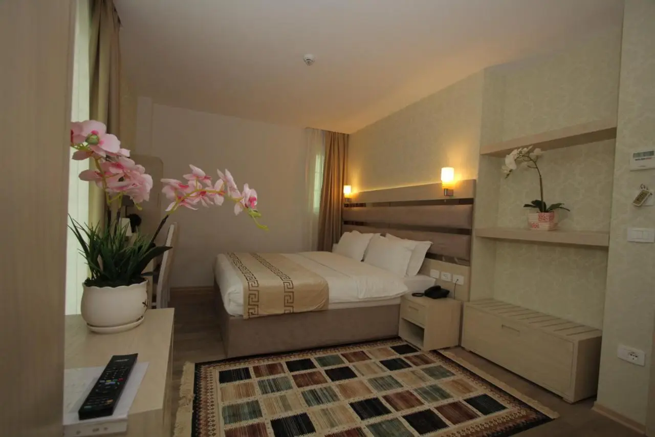 Capital Tirana Hotel Bruçi