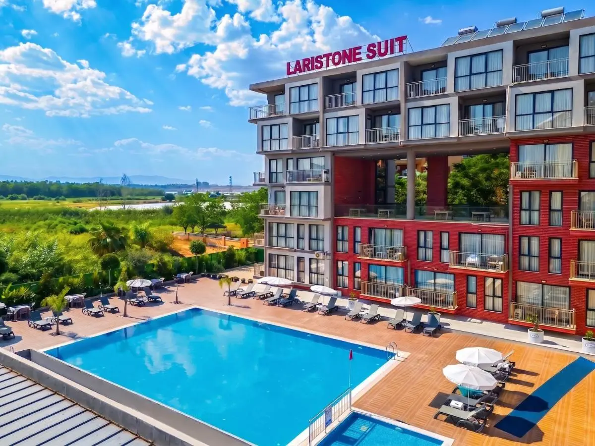Laristone Suite Spa Hotel