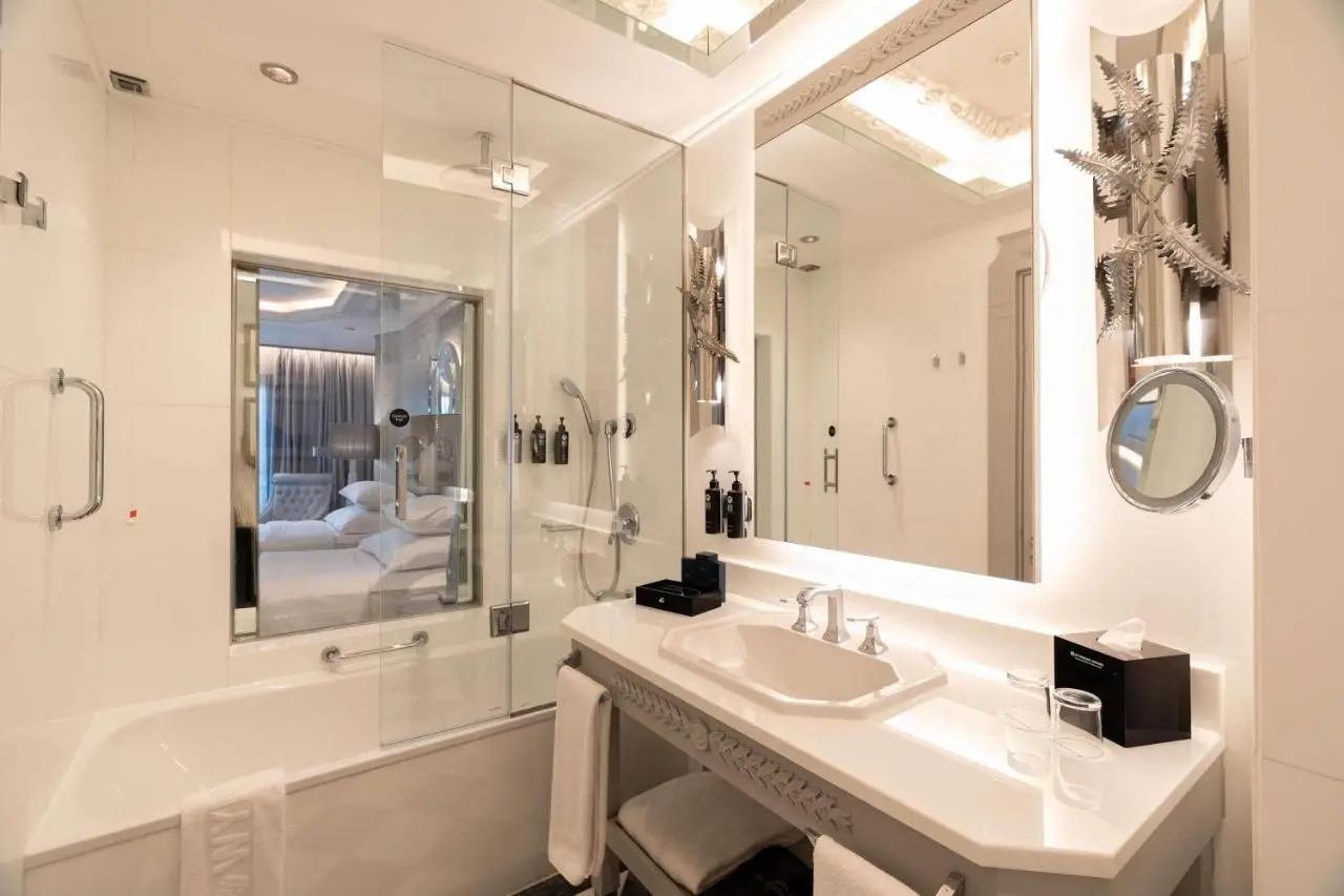 Wyndham Grand Istanbul Kalamış Marina Hotel