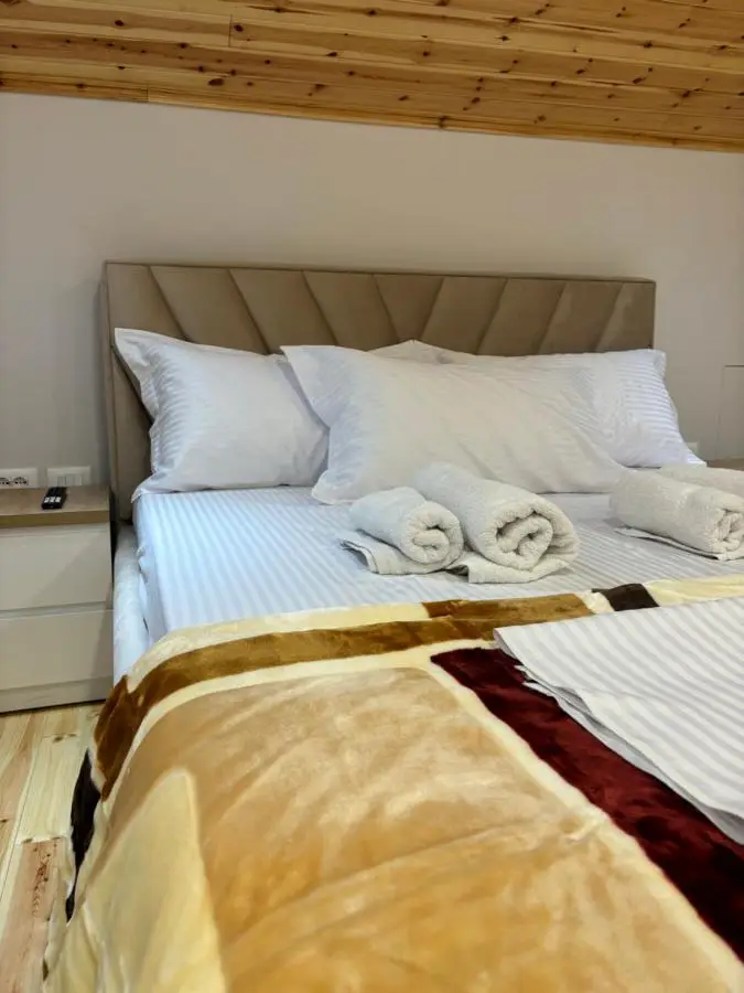 2Bedroom Apartment,free parking 06