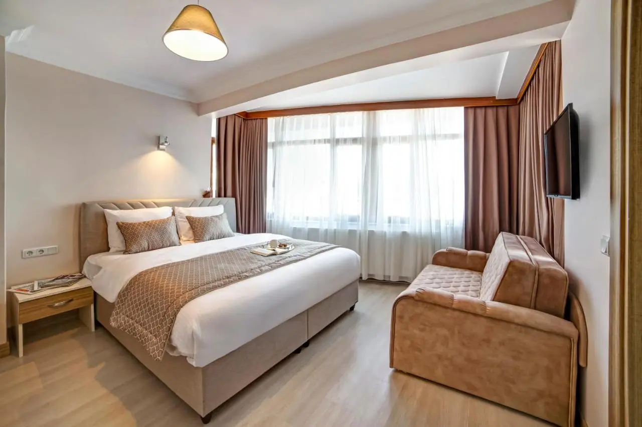 SEVEN ROSES APART HOTEL