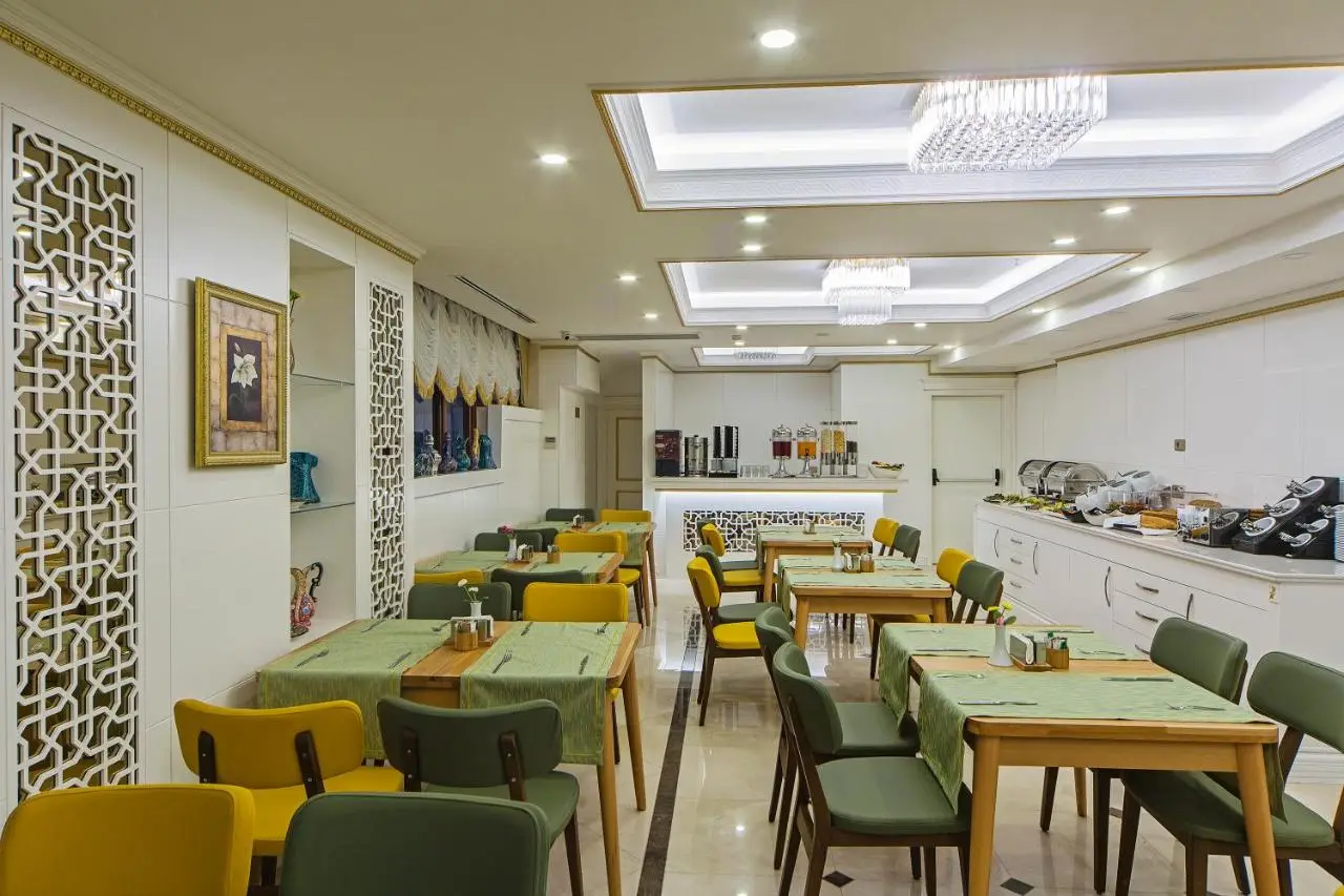 Grand Naki Hotel
