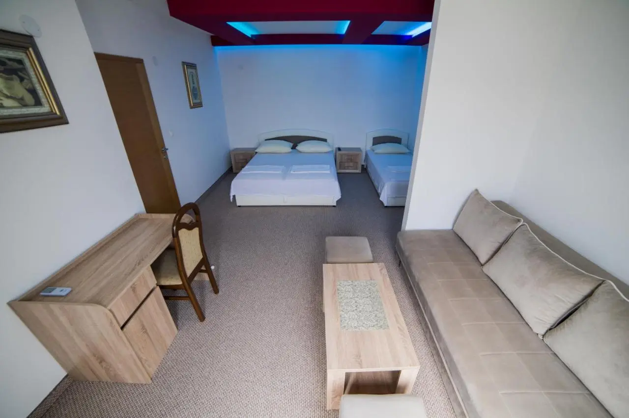 Motel Aura