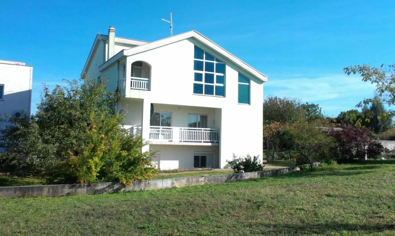 Guesthouse Vionica - Peace & Pool
