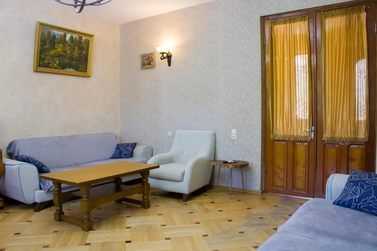 Nino's Guest House