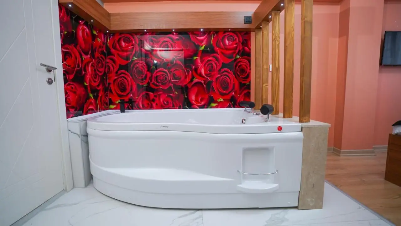 Luka Suit Hotel
