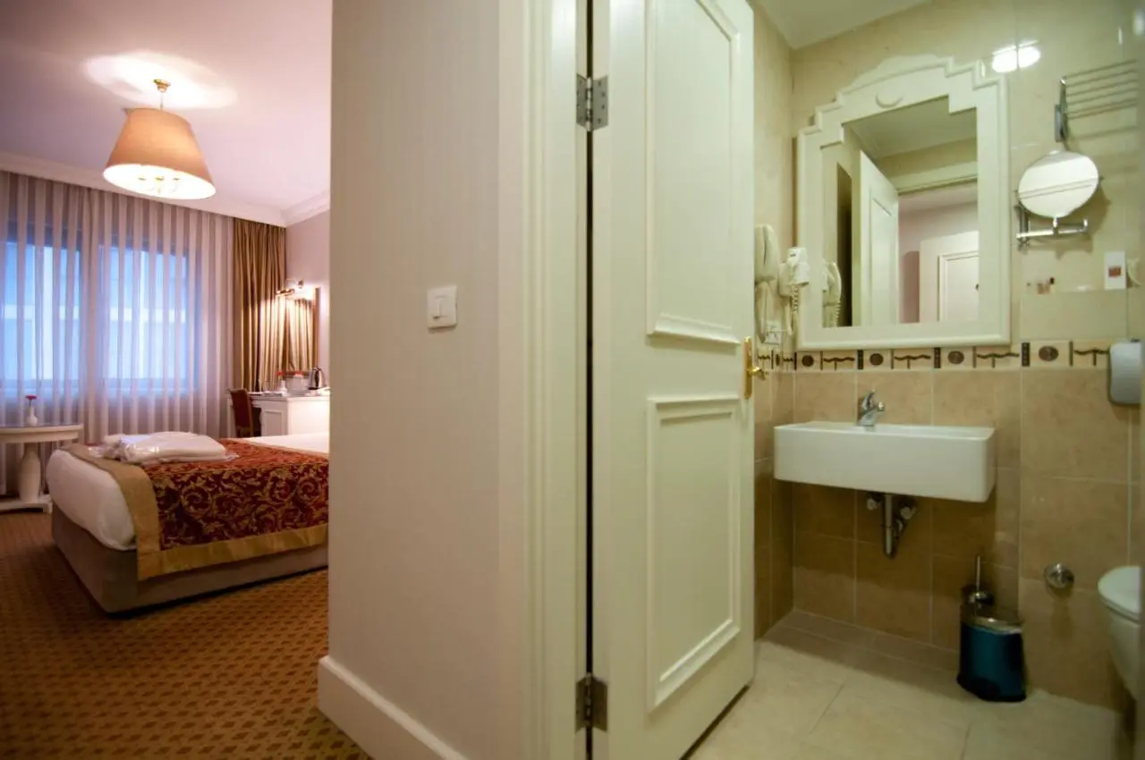 Taksim Metropark Hotel