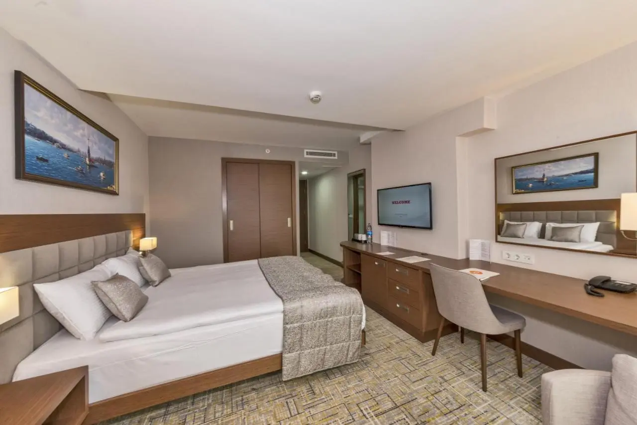 Land Park Hotel