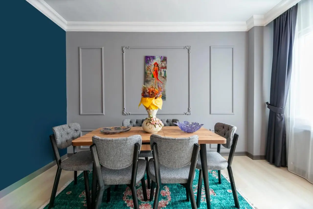 Hexa Suites Hotel