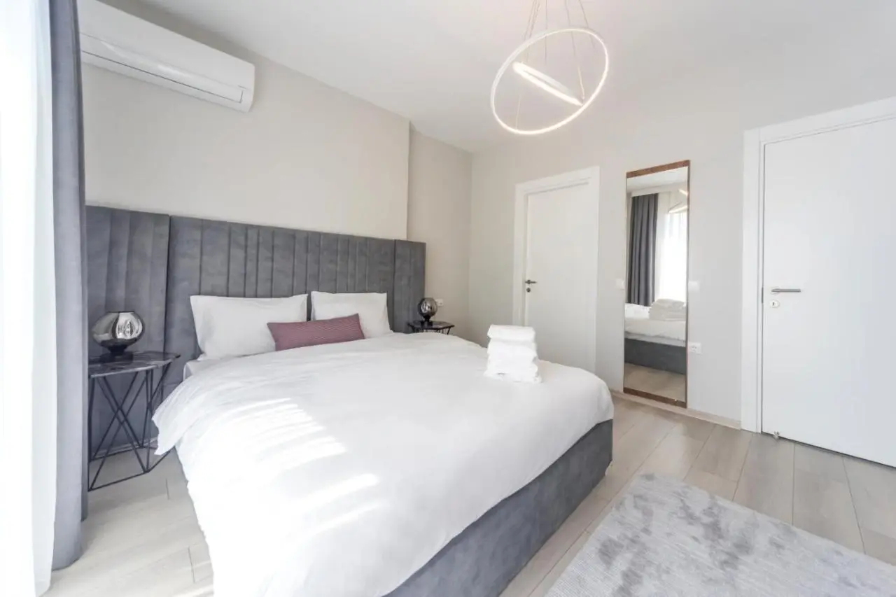 Green Hills Suites