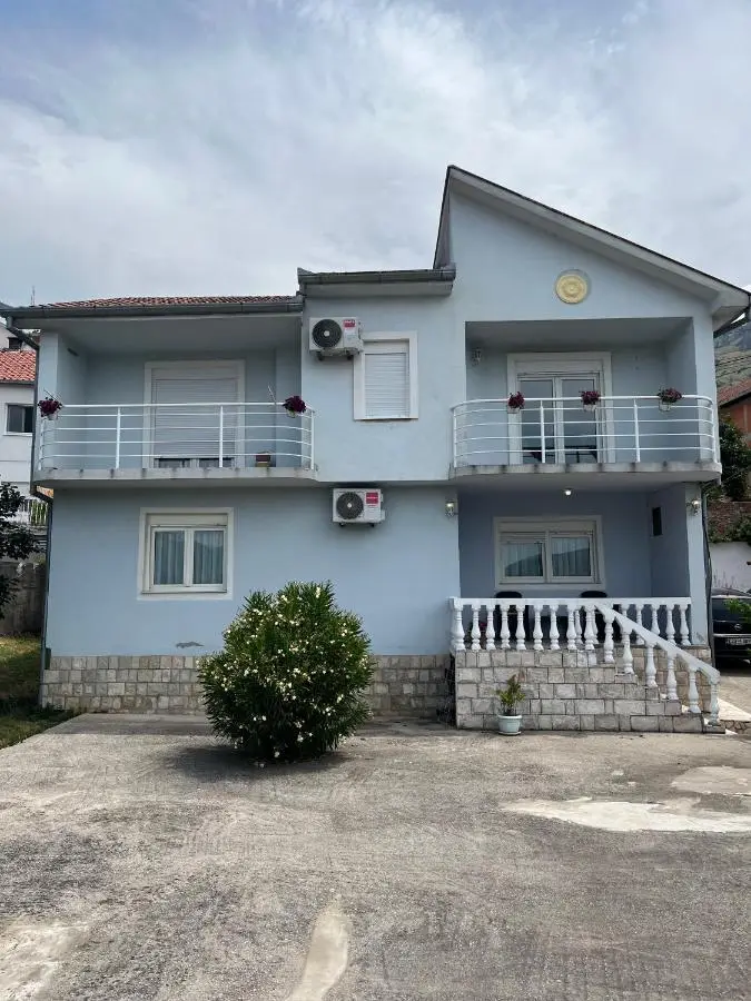 Apartments Azura