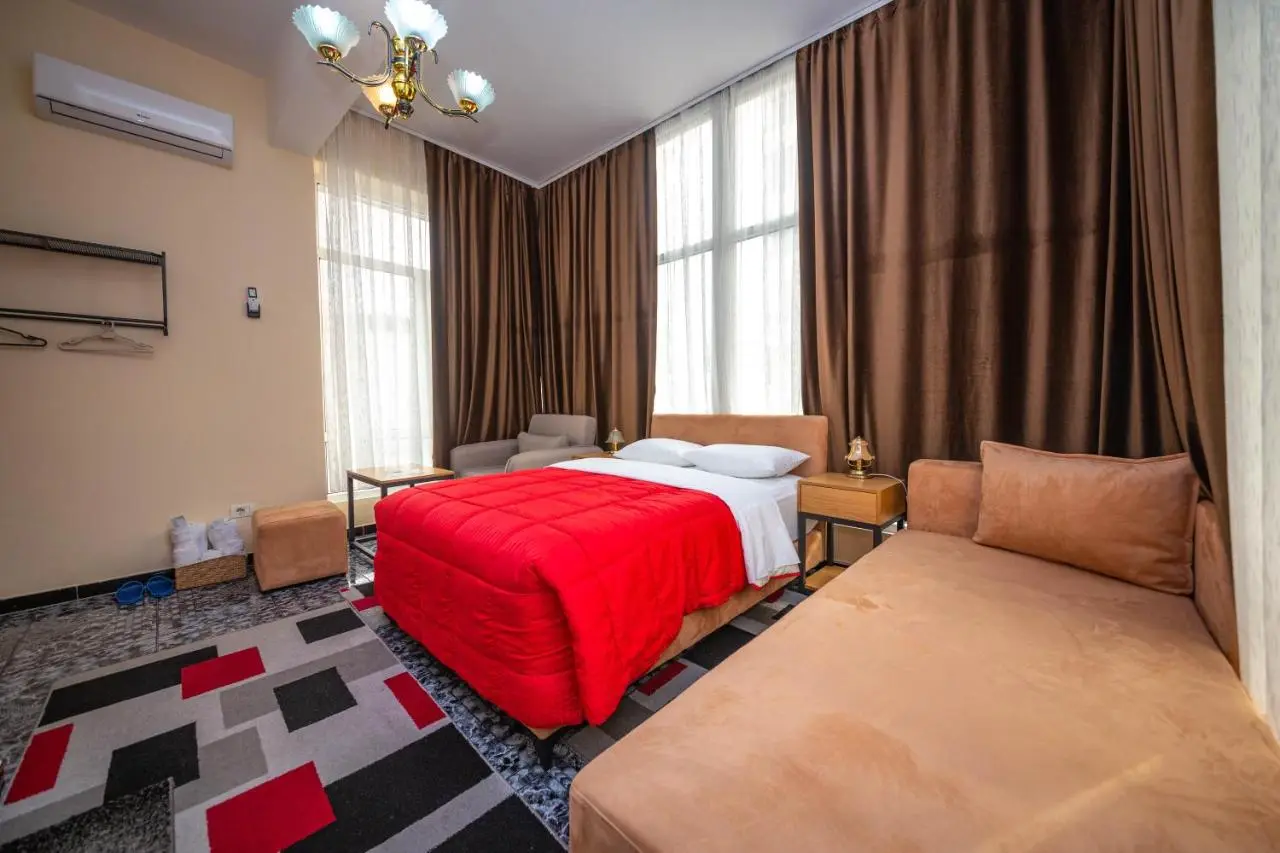 Hotel Pik Loti
