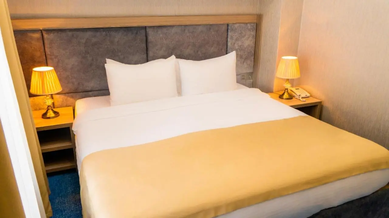 Grand Midway Hotel