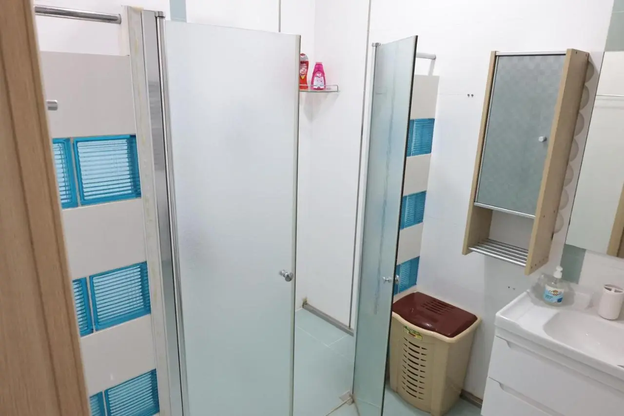 2 bathrooms apartment
