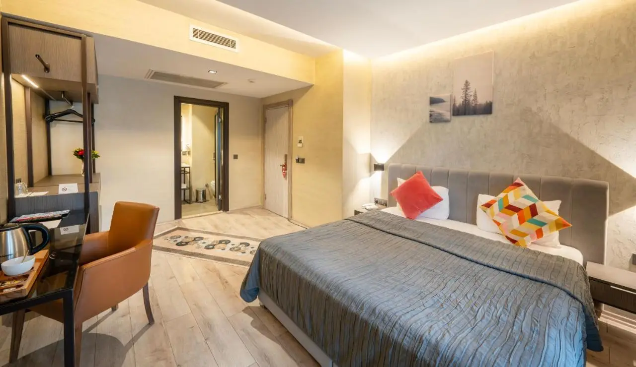 Orya Hotel
