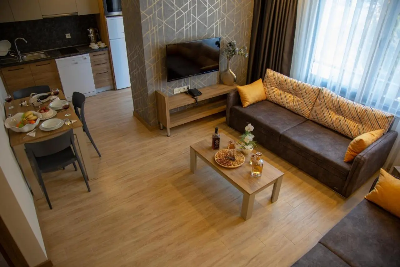 Golden World Suite Hotel