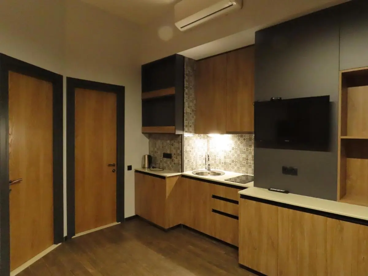 2BR loft apartment near Liberty square
