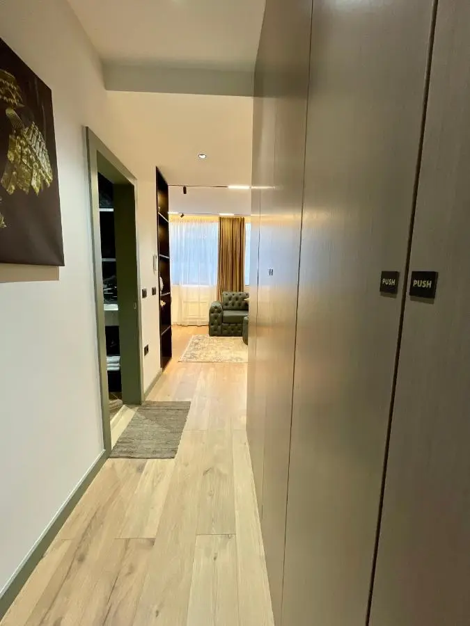 Queens Luxury Apartments Tirana