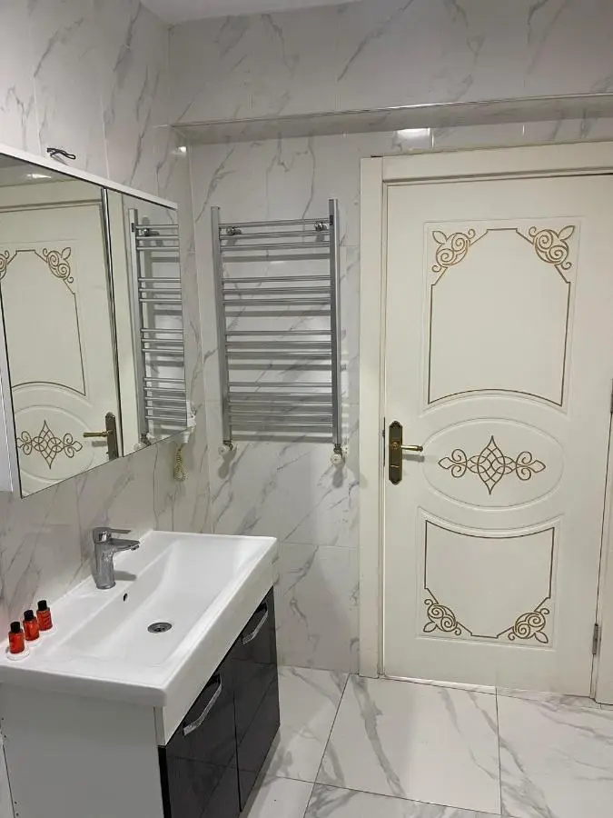 AVRASYAQUEEN HOTEL