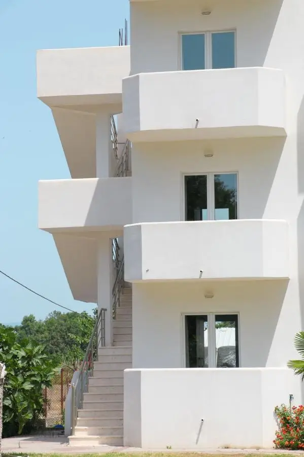 Hotel Velipoja Village