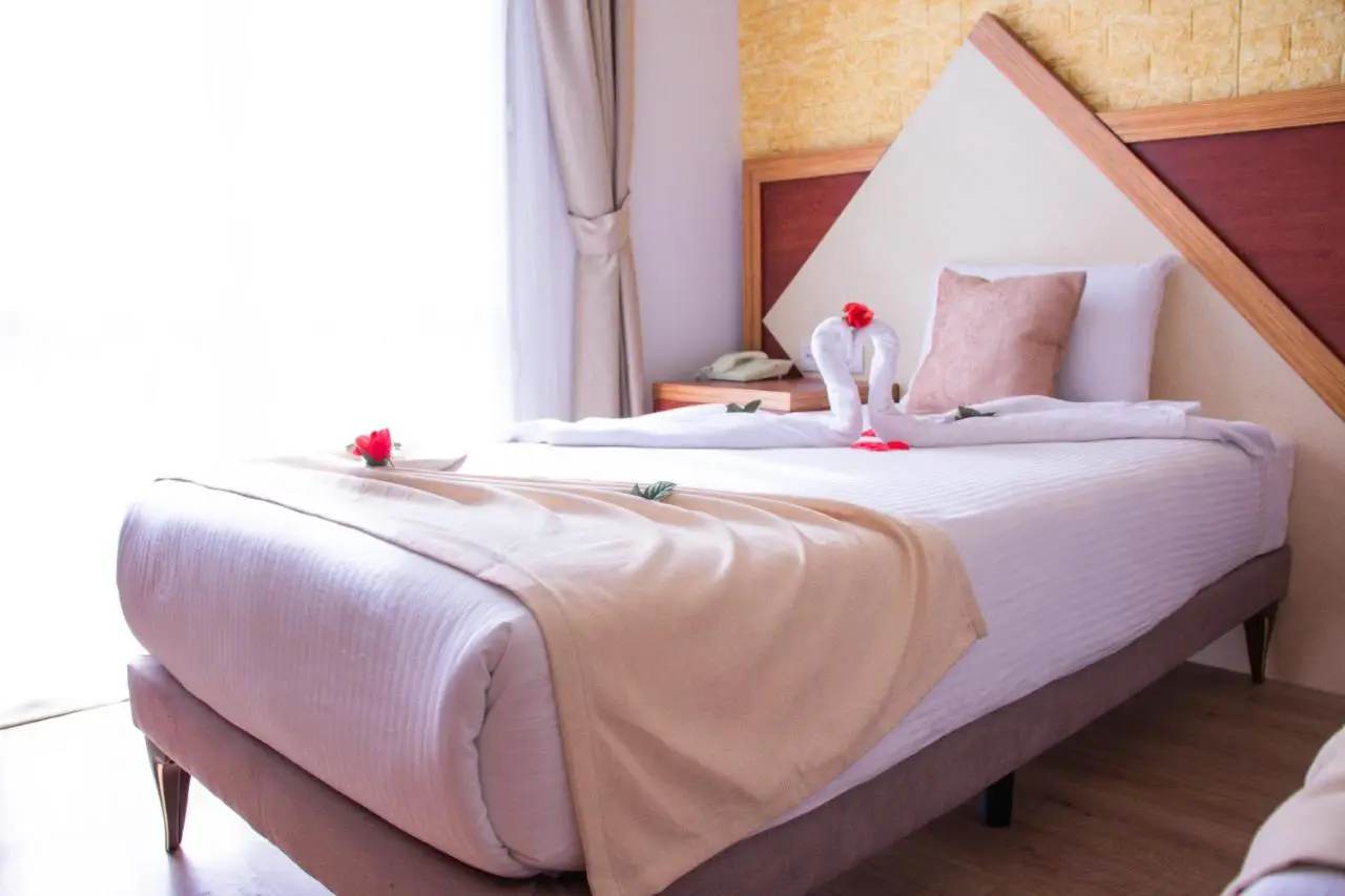 Far Life Hotel