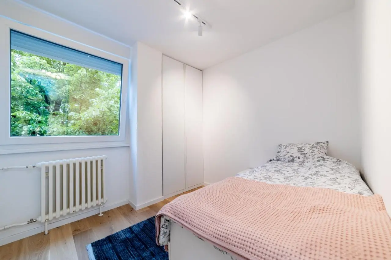 Old Town Heaven 3-bedroom apartment with balcony