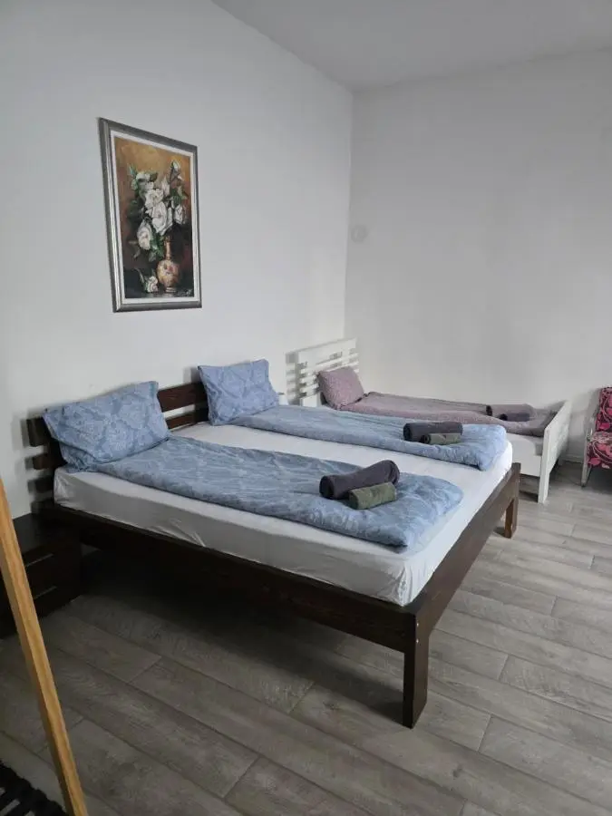 Sarajevo central quiet apartment,private free parking