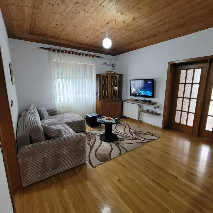 Jona Guest house